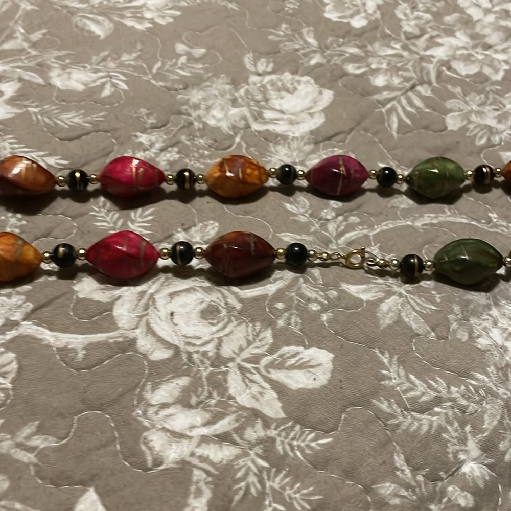 Beaded necklace 11”
